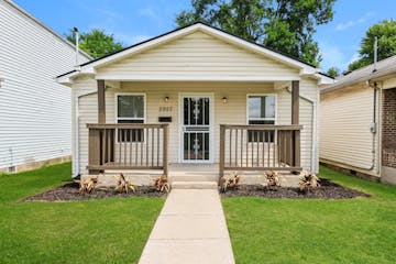 2927 Rowan St Louisville, KY 40212